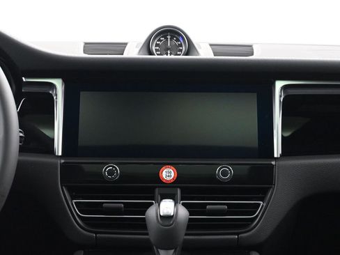 Certified 2025 Porsche Macan S image 11