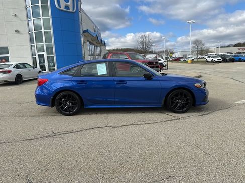 Used 2023 Honda Civic Sport image 2