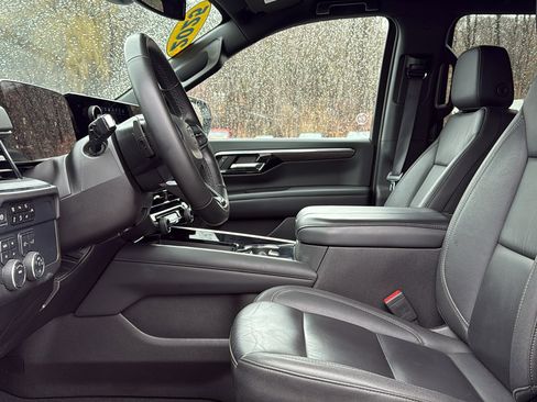 Certified 2025 Chevrolet Suburban Z71 image 13