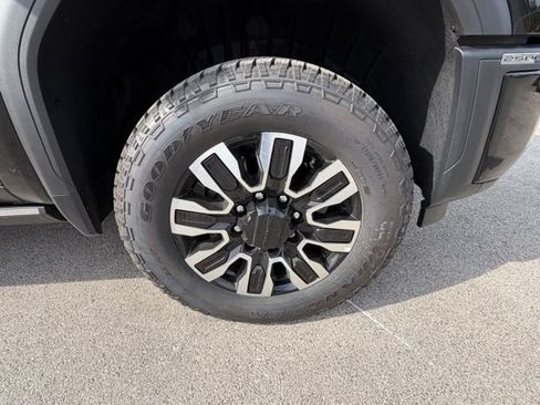New 2026 GMC Sierra 2500 Denali Ultimate AWD/4WD image 3