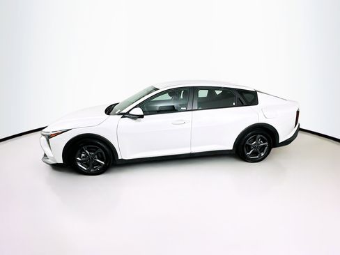 Used 2025 Kia K4 LXS image 4