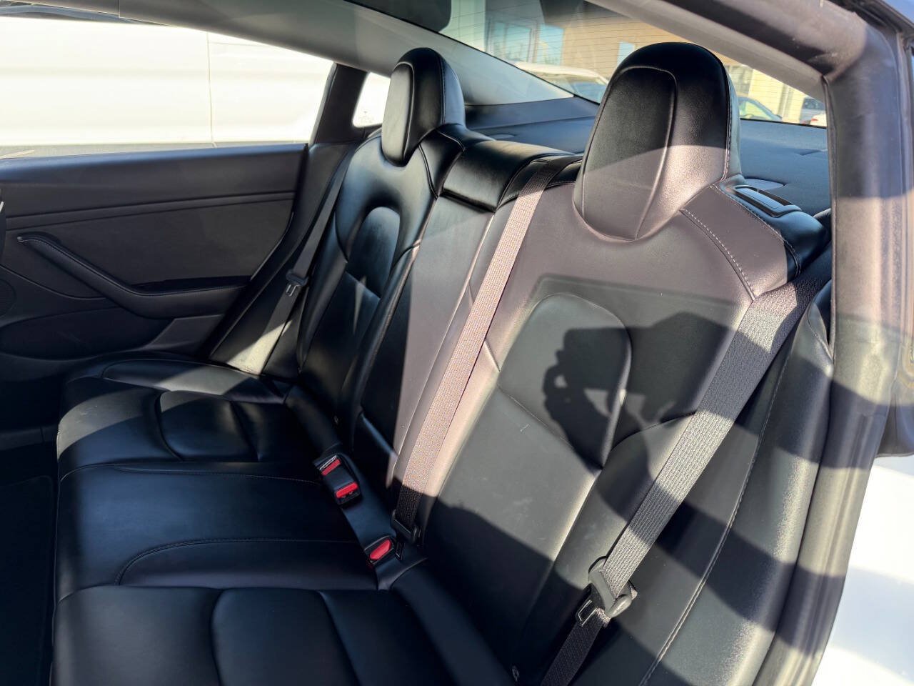 Used 2022 Tesla Model 3 Long Range AWD/4WD image 29