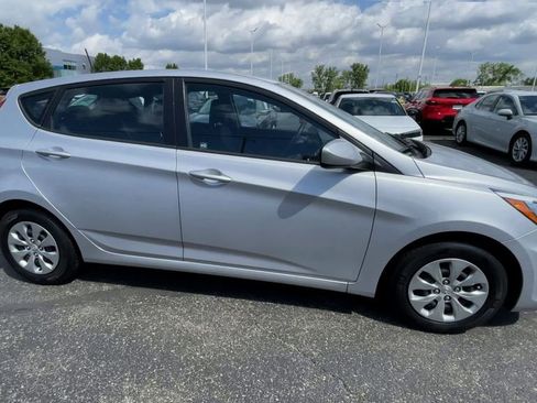 Used 2016 Hyundai Accent SE FWD image 3