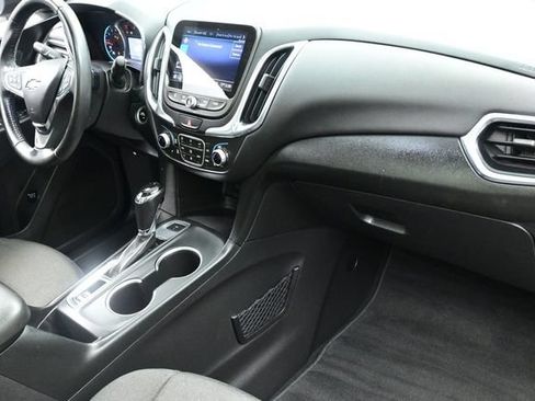 Used 2019 Chevrolet Equinox LT w/ Sun & Navigation Package AWD/4WD image 24