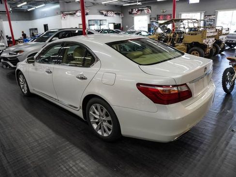 Used 2011 Lexus LS 460 AWD w/ Comfort Pkg image 3