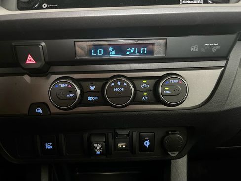 Used 2021 Toyota Tacoma TRD Sport RWD image 16