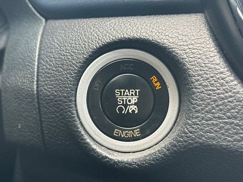 Used 2015 Chrysler 200 S FWD image 21