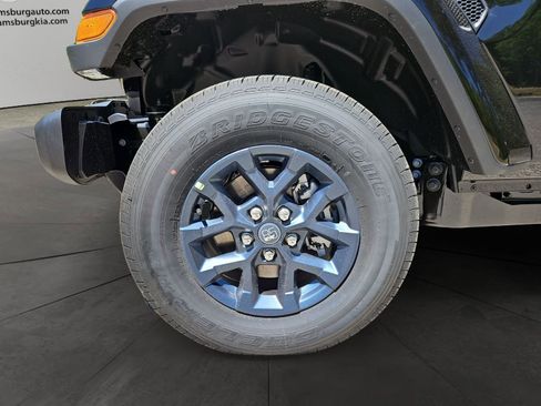 New 2026 Jeep Gladiator Sport AWD/4WD image 14
