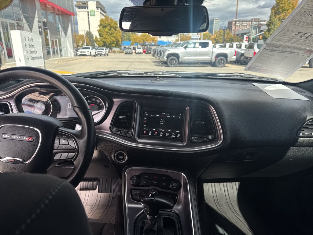 Used 2018 Dodge Challenger R/T w/ Driver Convenience Group RWD image 12