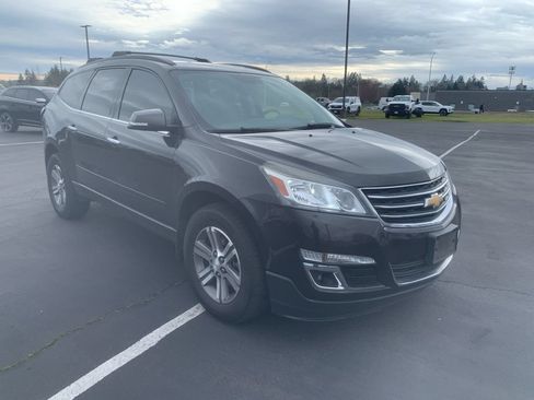 Used 2017 Chevrolet Traverse LT AWD/4WD image 5