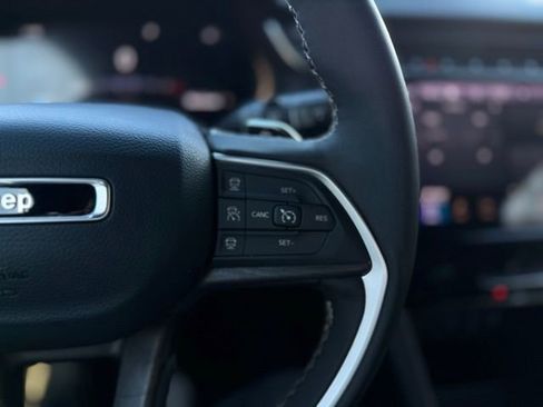 Certified 2023 Jeep Grand Cherokee Laredo w/ Luxury Tech Group I image 26