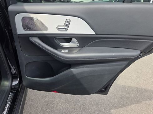 Used 2025 Mercedes-Benz GLS 450 4MATIC image 32