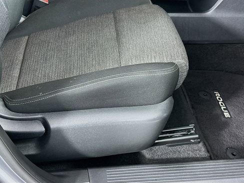 Used 2023 Nissan Rogue SV FWD image 23