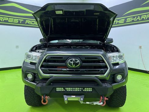 Used 2019 Toyota Tacoma SR5 AWD/4WD image 4