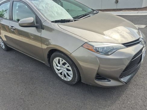Used 2017 Toyota Corolla LE FWD image 2