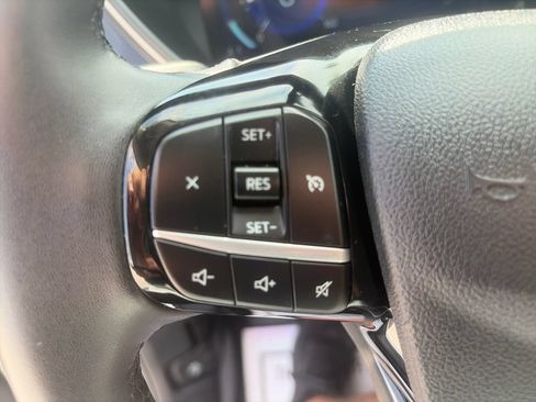 Used 2022 Ford Escape SEL w/ Technology Package FWD image 32