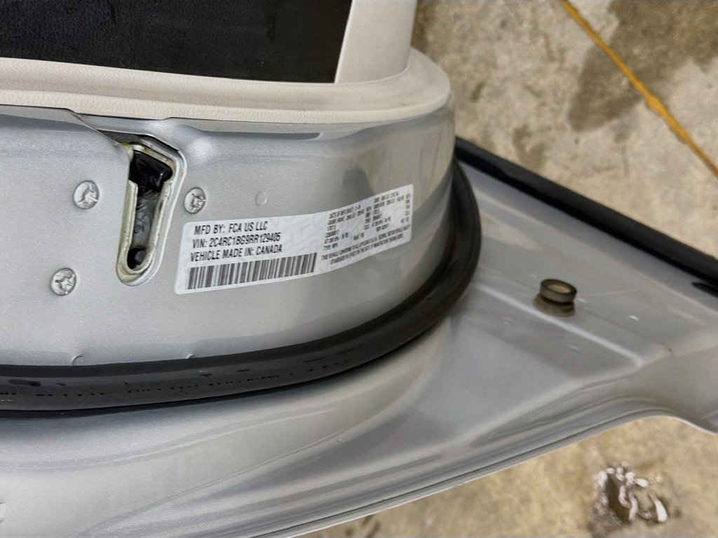 Used 2024 Chrysler Pacifica Touring-L FWD image 19