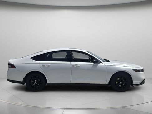 Used 2025 Honda Accord SE image 3
