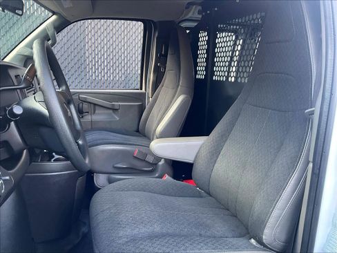 Used 2024 Chevrolet Express 2500 w/ Driver Convenience Package image 10