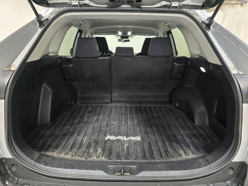 Certified 2022 Toyota RAV4 LE image 17