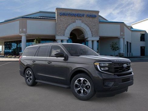 New 2026 Ford Expedition Active image 7