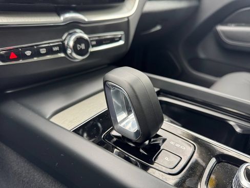 Used 2025 Volvo XC60 B5 Plus w/ Protection Package Premier AWD/4WD image 16