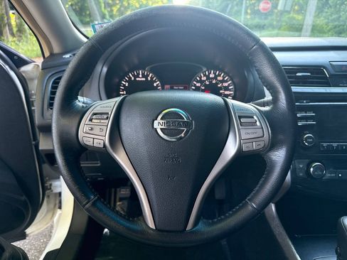 Used 2013 Nissan Altima 2.5 SV FWD image 18