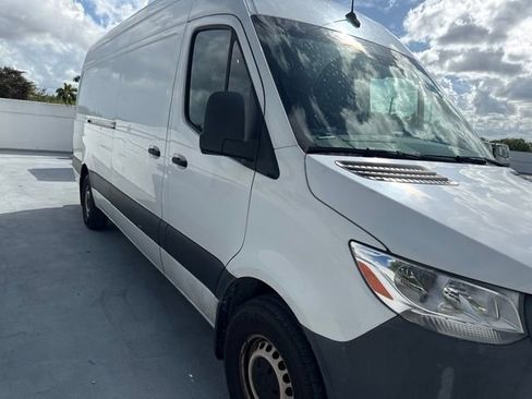 Used 2023 Mercedes-Benz Sprinter 2500 w/ Dashboard Charging Package image 14
