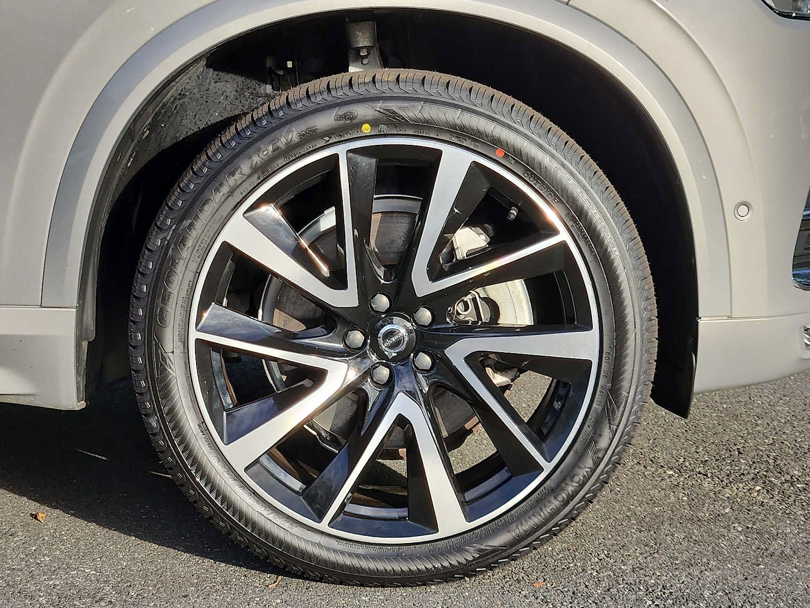Certified 2023 Volvo XC90 B6 Plus AWD/4WD image 8