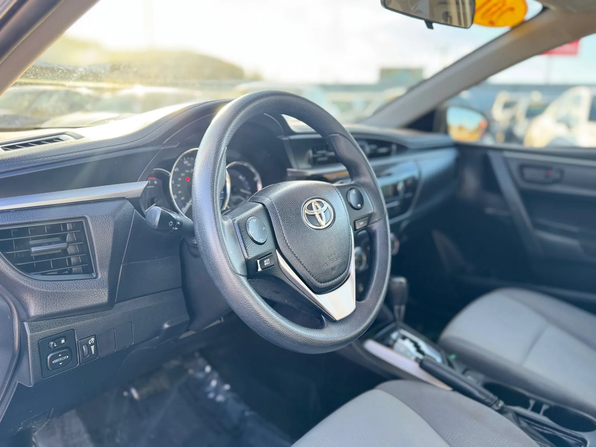 Used 2015 Toyota Corolla L FWD image 9