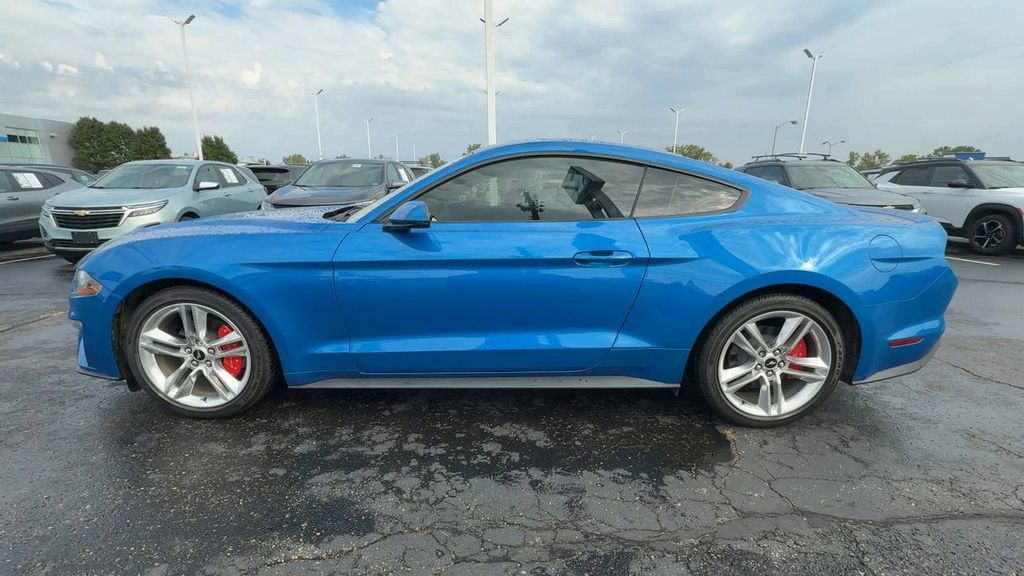 Used 2019 Ford Mustang Premium RWD image 5