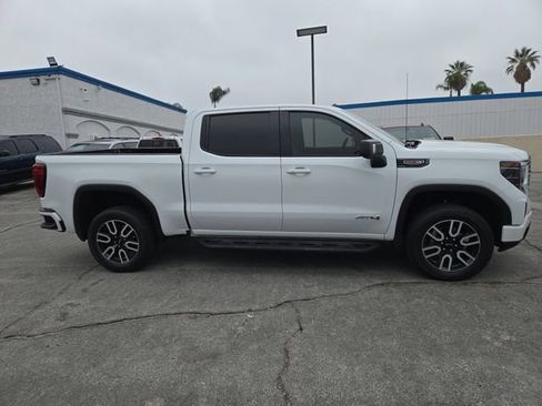 Used 2024 GMC Sierra 1500 AT4 w/ AT4 Preferred Package AWD/4WD image 2