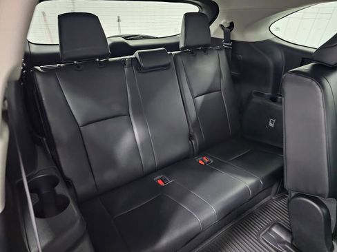 Used 2023 Toyota Highlander XLE image 8