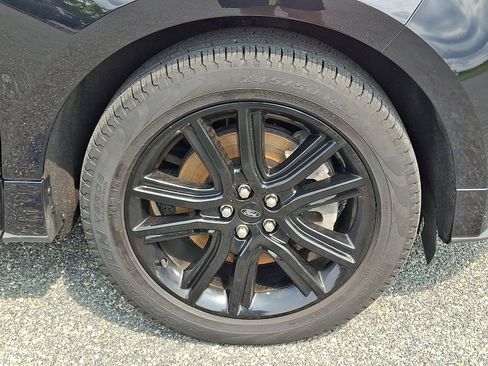 Certified 2023 Ford Edge ST-Line w/ Class II Trailer Tow Package AWD/4WD image 9