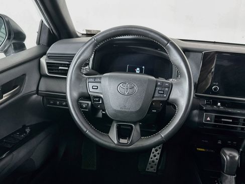Used 2025 Toyota Camry SE FWD image 18