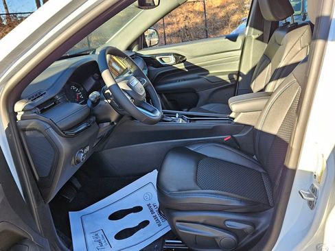 New 2026 Jeep Compass Latitude image 5