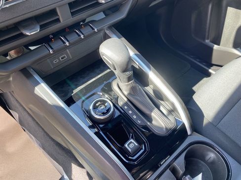 Used 2023 Chevrolet Colorado Trail Boss w/ Technology Package image 17