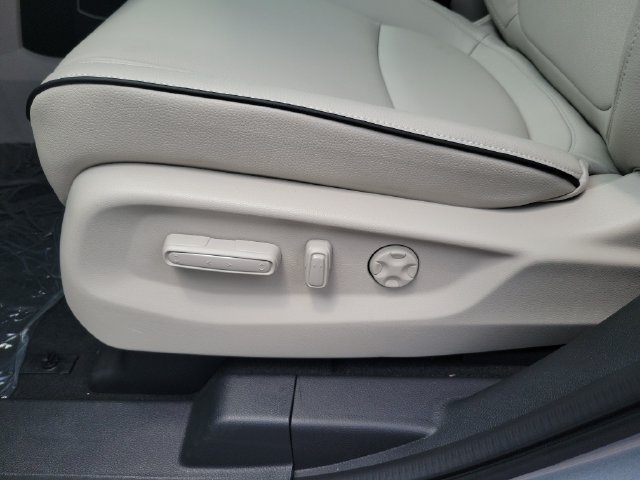 New 2026 Honda Odyssey Touring image 11