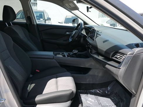Used 2024 Nissan Rogue SV FWD image 26