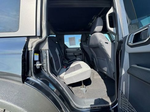 Used 2023 Ford Bronco Big Bend w/ Sasquatch Package image 17