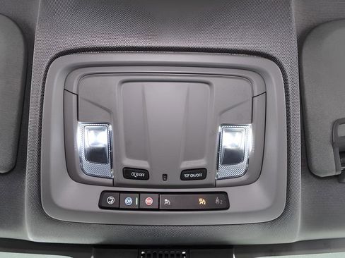 Used 2025 Chevrolet Silverado 2500 LT w/ Convenience Package image 18