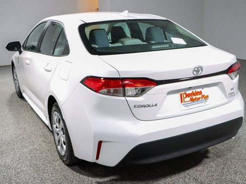 Used 2023 Toyota Corolla LE FWD image 9
