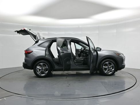 Used 2025 Ford Escape ST-Line image 5