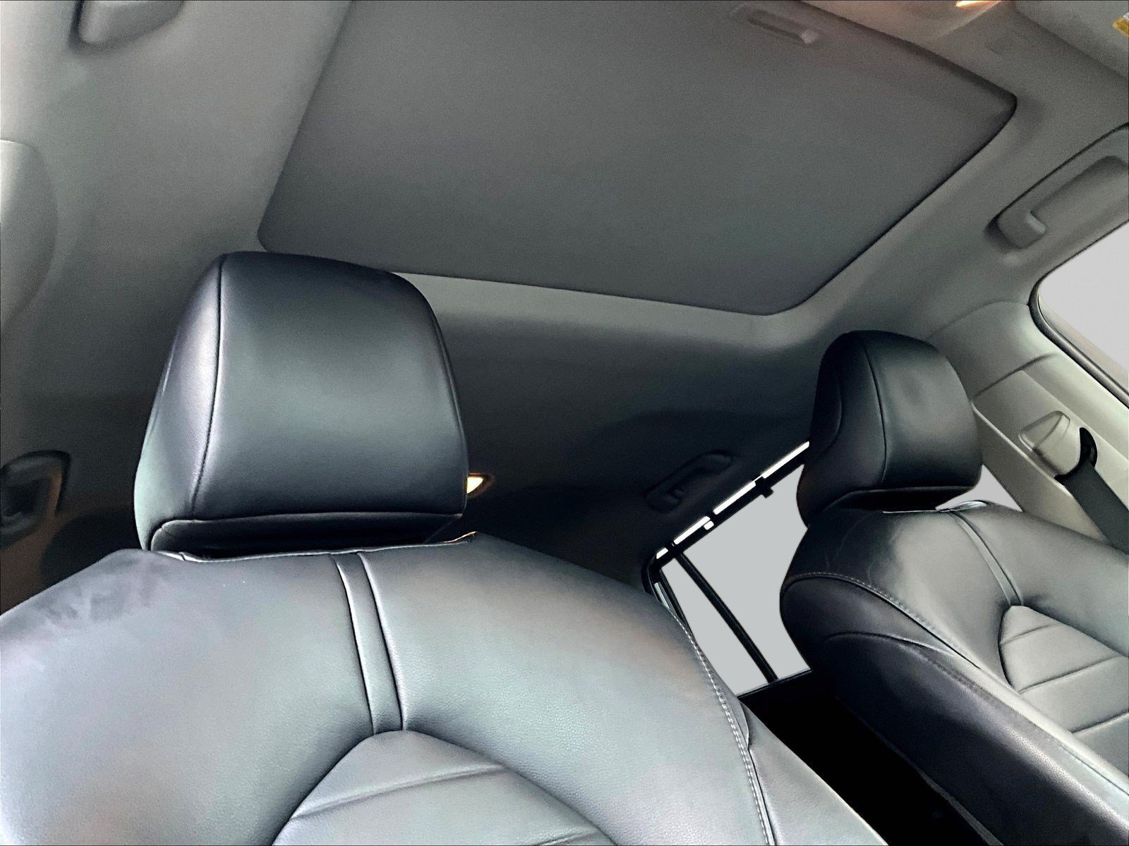 Used 2020 Toyota Highlander XLE AWD/4WD image 28