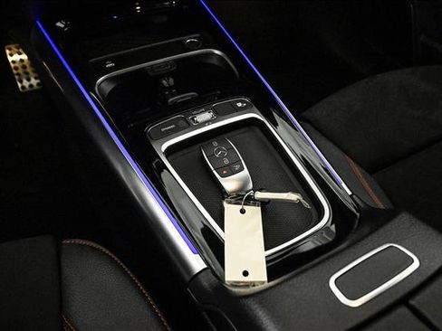 Used 2025 Mercedes-Benz GLA 250 4MATIC image 13