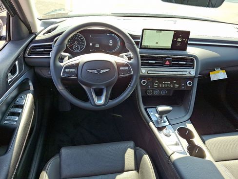 Used 2025 Genesis G70 2.5T image 11