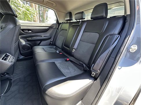 Used 2024 Nissan Ariya AWD image 16