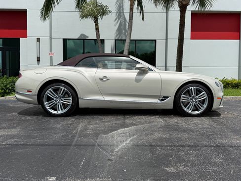 Used 2023 Bentley Continental GT Mulliner AWD/4WD image 3