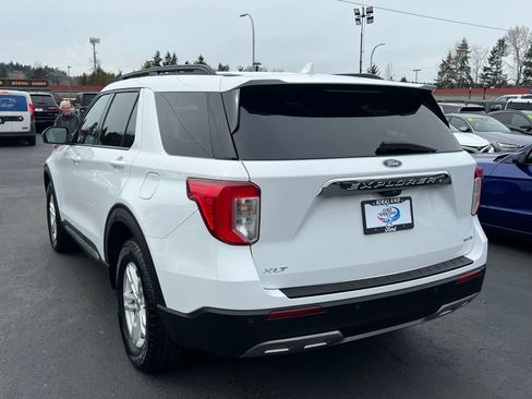 Used 2020 Ford Explorer XLT w/ Equipment Group 202A image 9