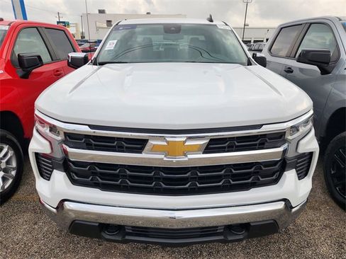 Used 2023 Chevrolet Silverado 1500 LT image 2